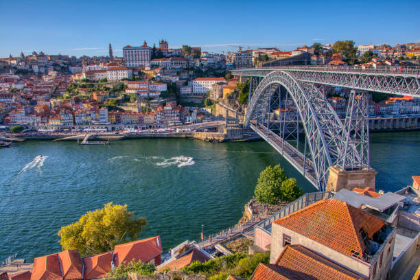 исторический центр порту в португалии. - portugal стоковые фото и изображения