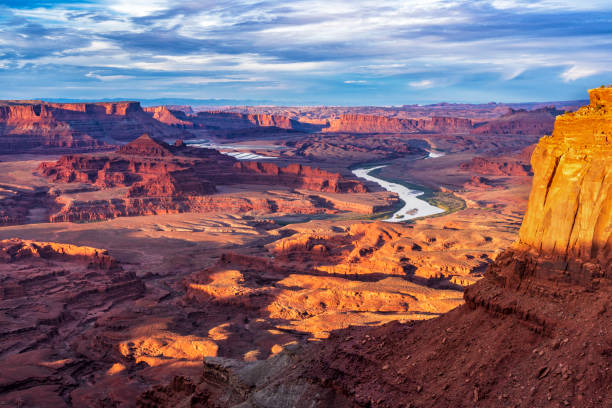 istock Winding Colorado River from Canyonlands Overlook 1453838481