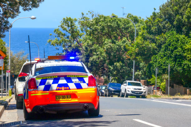 przystanek patrolu autostradowego nsw - drive blue outdoors rear view zdjęcia i obrazy z banku zdjęć