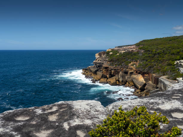 istock Bundeena to Marley Beach Across the Cliff Tops 1453885497