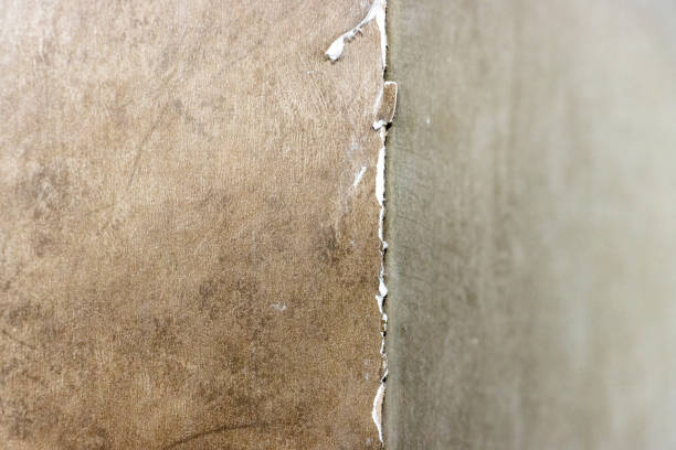 istock Corner of drywall without trim or molding 1453902187