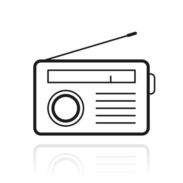 radio. symbol mit reflexion auf weißem hintergrund - transistor stock-grafiken, -clipart, -cartoons und -symbole