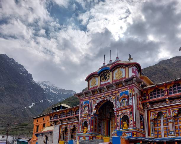 istock Badrinath temple picture | Badrinath dham Uttarakhand 1453978735