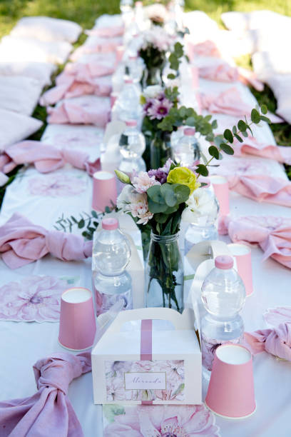 istock party on the lawn 1453989578