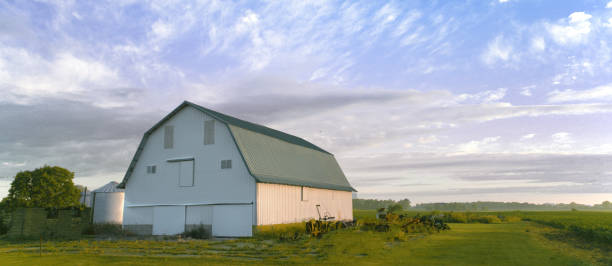 istock Old Barn in early morning-Howard County, Indiana 1453996361
