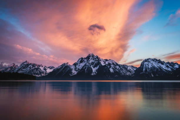 jenny lake, parc national de grand teton, wyoming - lac jenny photos et images de collection