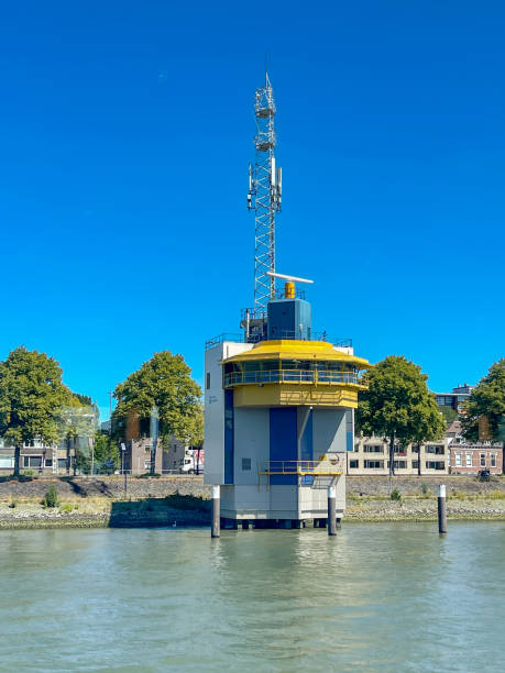 tour de contrôle maritime sur la nieuwe maas à rotterdam - 2546 photos et images de collection