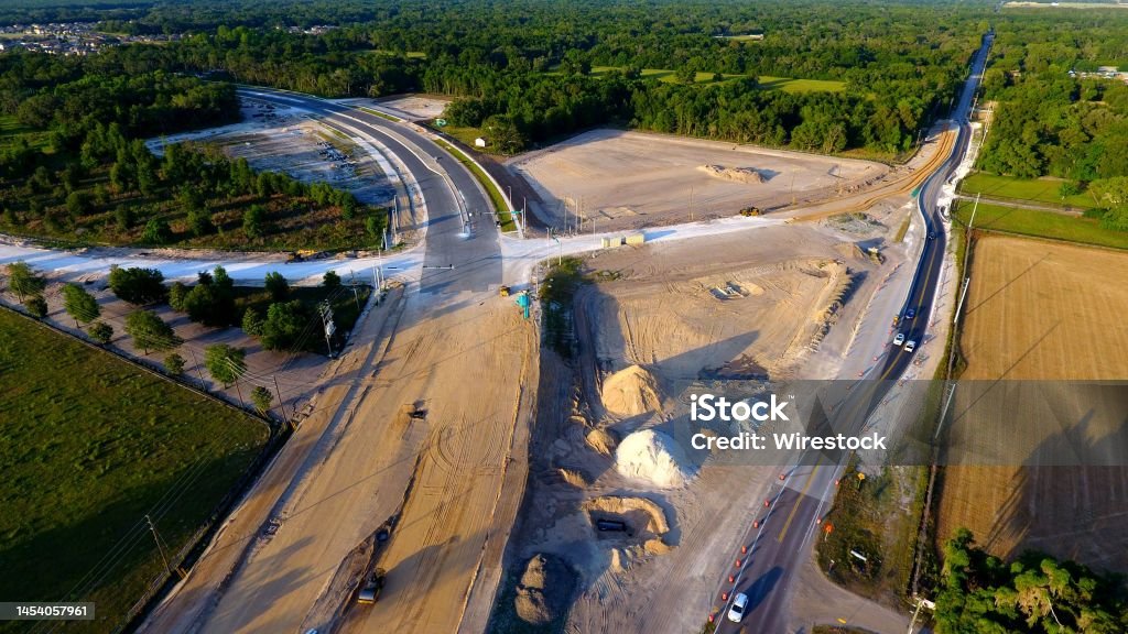 Drone shot of a New County Line Road intersection in Brooksville, Florida, USA A drone shot of a New County Line Road intersection in Brooksville, Florida, USA Architecture Stock Photo