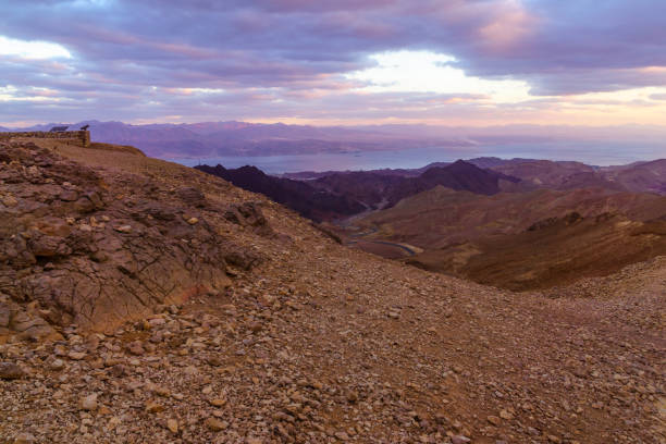요아시 산에서 일몰 전망, 대규모 에일라트 자연 보호구역 - negev middle east desert 뉴스 사진 이미지