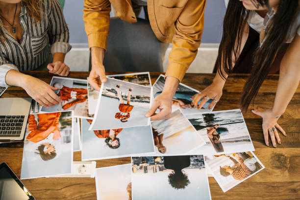 istock A team choosing a magazine cover 1454118437