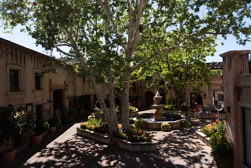 Sedona, United States – May 24, 2018: A courtyard of a shopping center in downtown Sedona