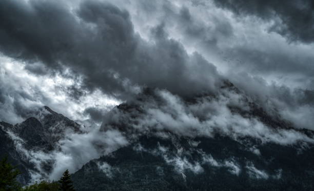 istock Wetterstein Mountains Alps Bavaria 1454189233
