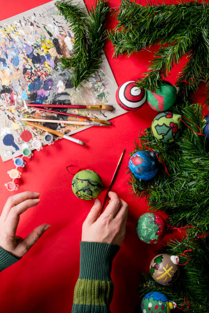 istock Painting ornaments 1454236528