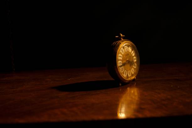 g"velho" times/2 - antique clock - fotografias e filmes do acervo