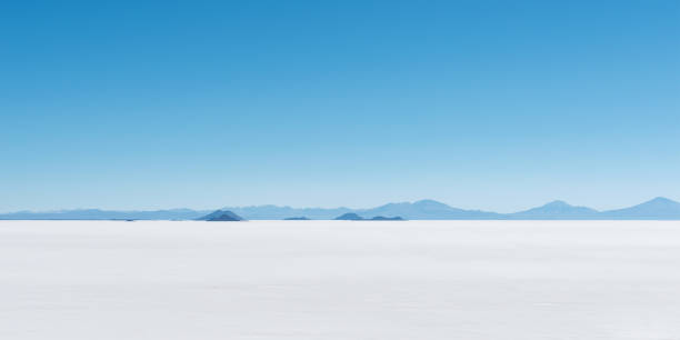 istock Uyuni Salt Desert Panorama, Bolivia 1454255328