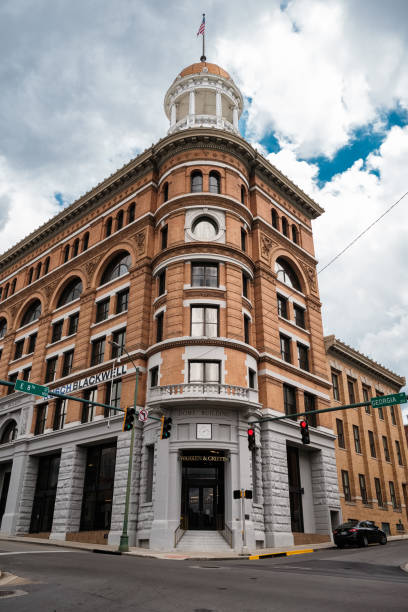 Chattanooga Cityscape Chattanooga, Tennessee USA - May 13, 2022: Vintage Dome building in the City Center in the downtown district tennessee road sign stock pictures, royalty-free photos & images