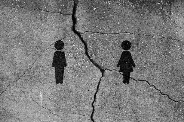 istock Pictograms that evoke the image of a breakup. 1454322759