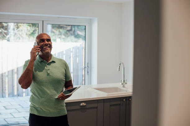 istock Real Estate Agent Finding a Buyer 1454378489
