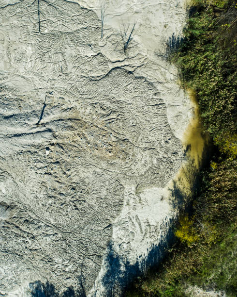 mining tailings overview - tailings container environment pollution imagens e fotografias de stock