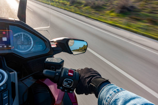 biker in prima persona vista - sports glove protective glove equipment protection foto e immagini stock