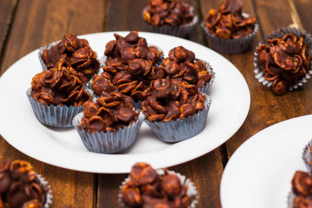 galletas de copo de maíz de chocolate - corn flakes fotografías e imágenes de stock