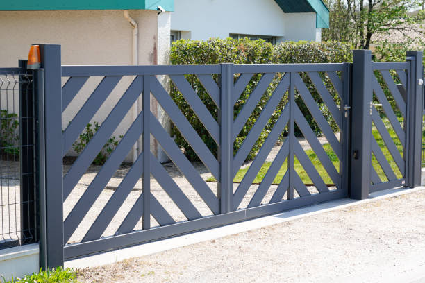 modern gate grey steel design home portal of private house - large aperture imagens e fotografias de stock