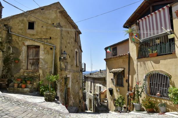 알토몬테 마을의 오래된 전통 가옥, 칼라브리아 지역, 이탈리아 - italy calabria ancient city 뉴스 사진 이미지