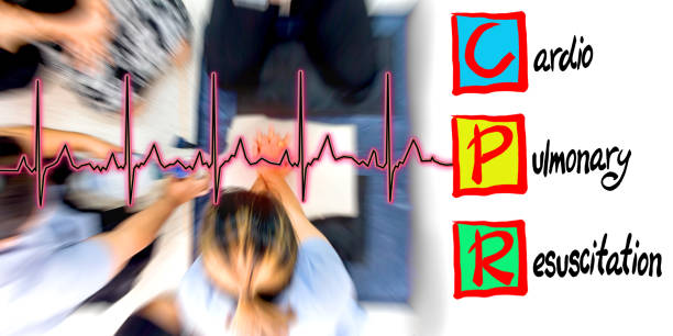Education healthcare first aid of Cardiopulmonary resuscitation (CPR) training medical procedure, demonstrating chest compression on CPR doll ,emergency training for safe life,copy space ,Zoom effect. educación profesional de la salud primeros auxilios de reanimación cardiopulmonar (rcp) formación procedimiento médico, mostrando la compresión del pecho en la muñeca de la cpr, emergencia de formación para la vida segura, espacio de copia, zoom efe
