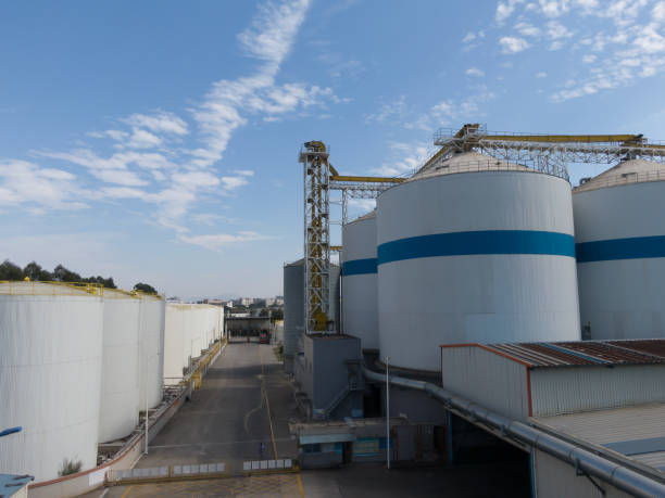 istock Liquefied gas storage warehouse 1454728542