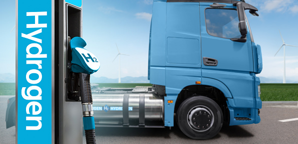 Hydrogen filling station and fuel cell truck concept
