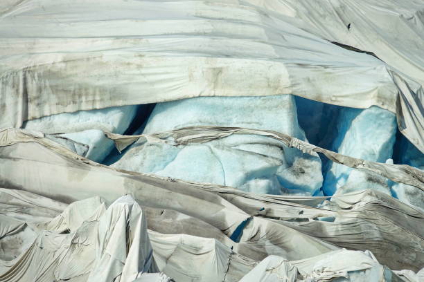 derretimiento del glaciar ródano - european alps switzerland icecap ice sheet fotografías e imágenes de stock