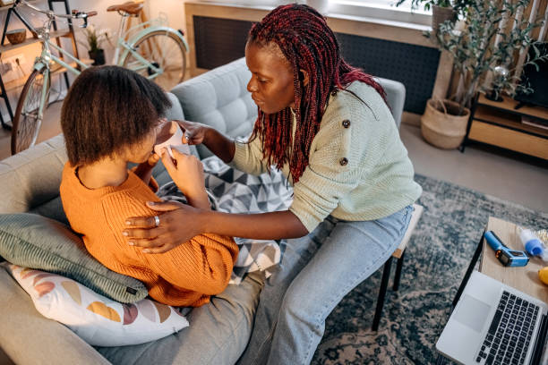 istock Mom, I don't feel well 1454862080