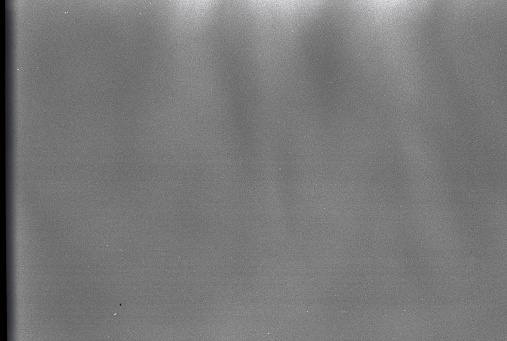 100 Iso Fondo texturizado de grano de película en blanco y negro photo