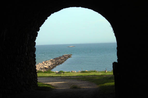 istock Sea thru and arch 1454902781