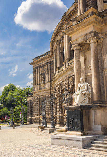 johann wolfgang goethe statue at the entrance of the semperoper (semper opera house). it is the opera house of the saxon state opera, located on the theaterplatz - opera house semper opera house statue theaterplatz imagens e fotografias de stock