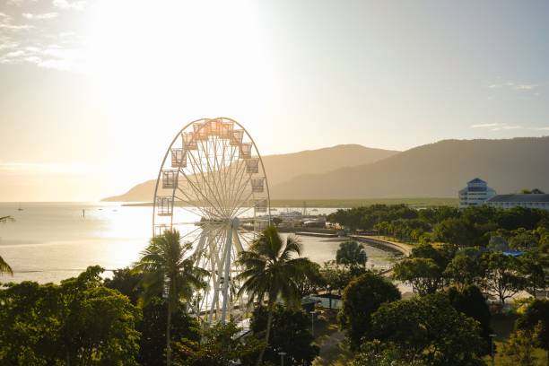 tramonto sulla spianata di cairns - far north queensland, australia - cairns foto e immagini stock