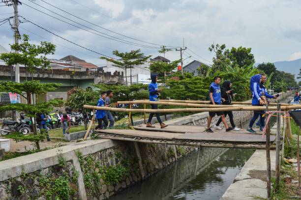 supporters' trip to the stadium to support persib bandung - fifa 24 stockfoto's en -beelden