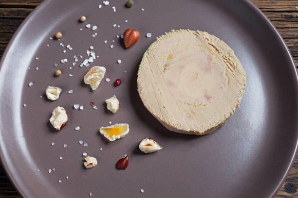 foie gras on a brown plate - foie gras salt luxury restaurant photos et images de collection