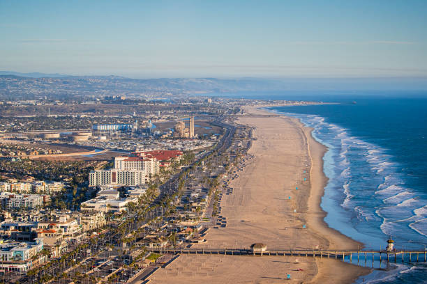 huntington beach & aes power station luftaufnahmen - california highway 1 stock-fotos und bilder