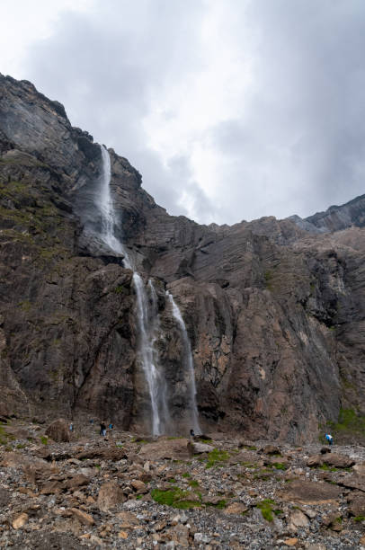 南フランスのガヴァルニー滝 - gavarnie falls ストックフォトと画像