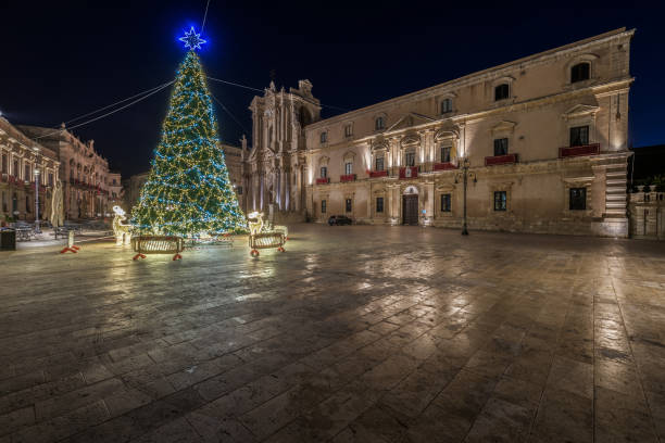 クリスマスの夜の大聖堂広場。