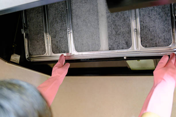Replacement filter in cooker hood