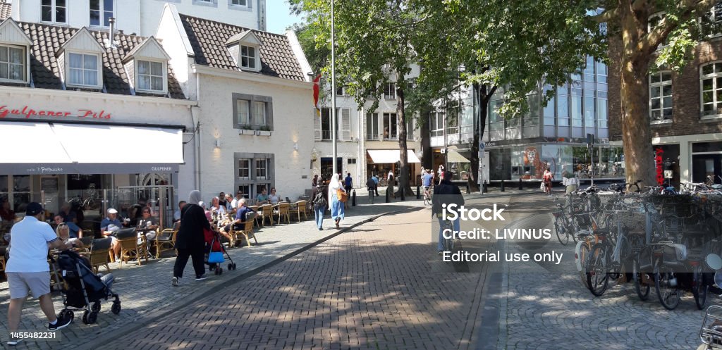 マーストリヒト リンブルフ州 オランダ レストラン 自転車に乗る人々 建物の外観 道路 通り 2023年のストックフォトや画像を多数ご用意