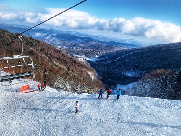 버몬트 스키 리조트에서의 멋진 전망 - snow ski track color image colors 뉴스 사진 이미지