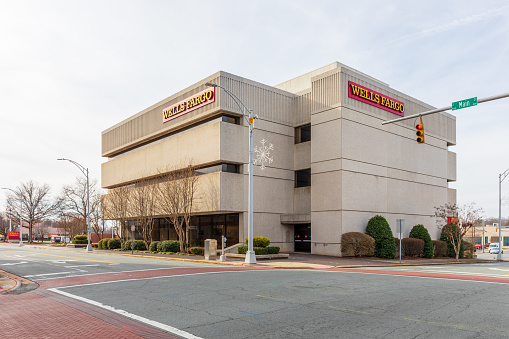 Burlington, NC, USA-2 Jan 2023:  Wells Fargo bank in downtown.