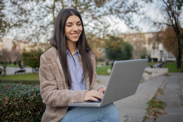 istock Young business woman 1455594300