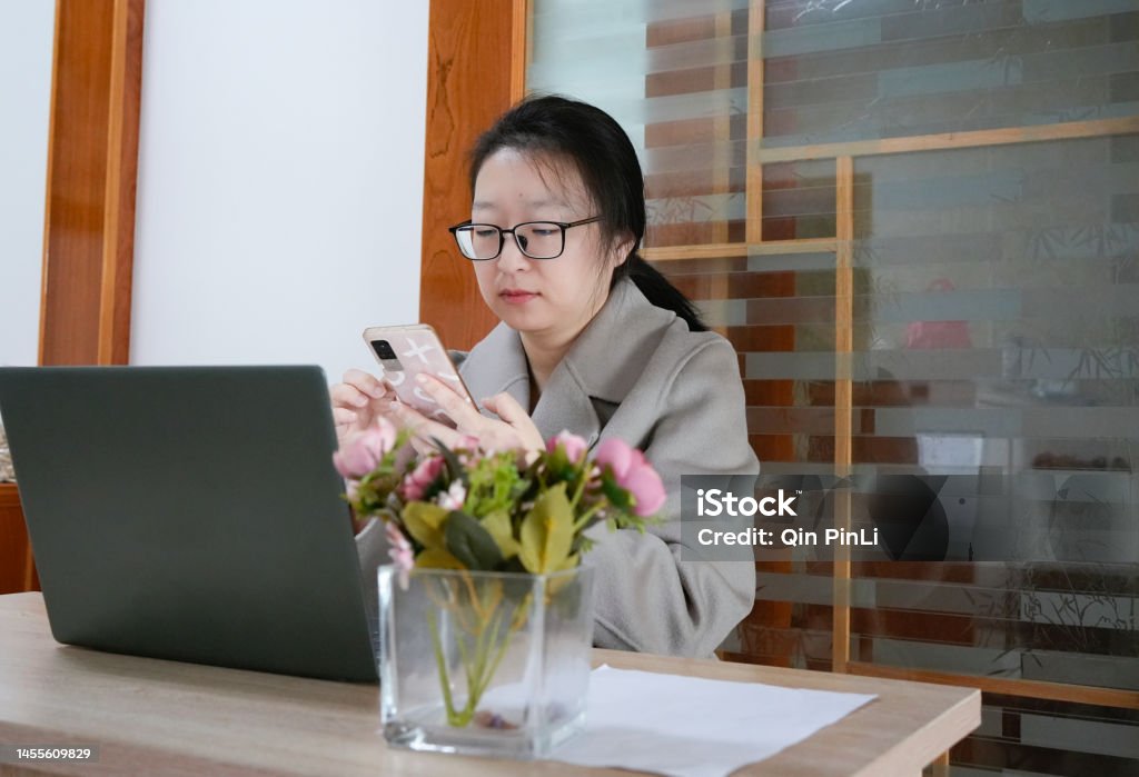 Women At Work Are Using Computers Stock Photo - Download Image Now - 30 ...