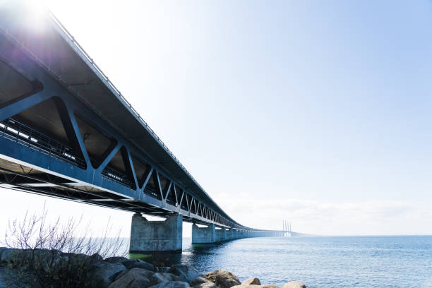 kuvapankkikuvat ja rojaltivapaat kuvat aiheesta juutinrauman silta aurinkoisena päivänä ruotsista kohti tanskaa - juutinrauman silta