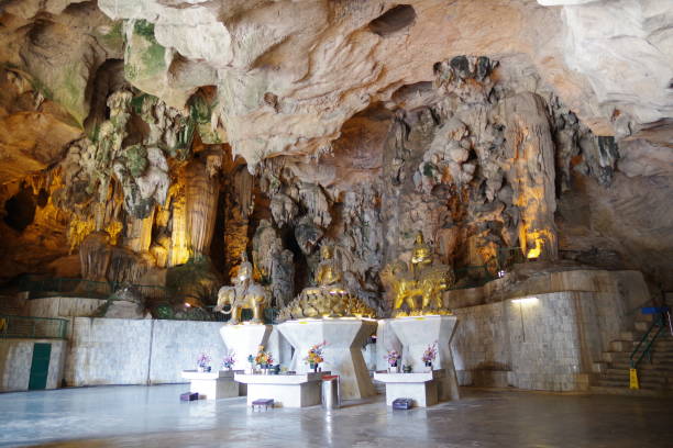 istock Kek Lok Tong in Ipoh 1455731929