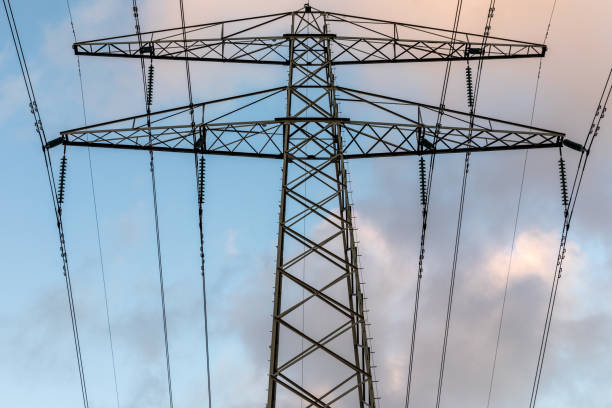 istock Elektriciteitsmasten met sky 1455791983